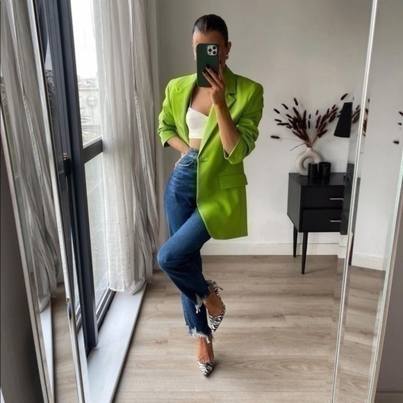 BLOGGERS FAVORITE NWT ZARA Z1975 RIPPED HEM MOM FIT JEANS - Picture 2 of 14